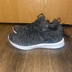 Women’s Puma Golf Shoes. Size 8!